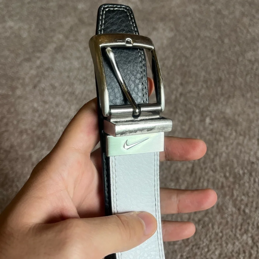 VTG 00’s Nike White Leather Mens Belt